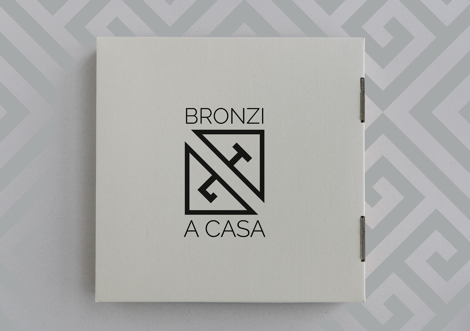 Packaging tile bronzia a casa
